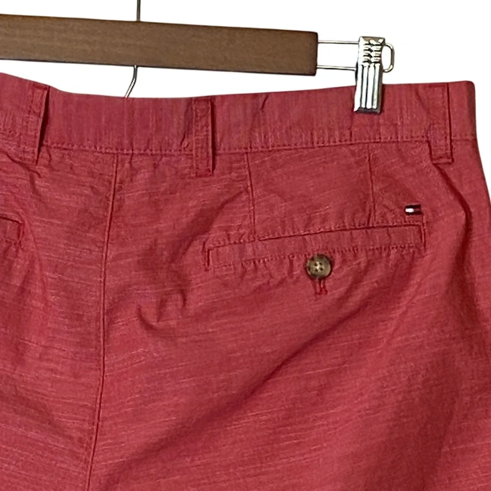 Tommy Hilfiger Men Chino Shorts Size 34 Red Micro Stripe Preppy Coastal Nautical